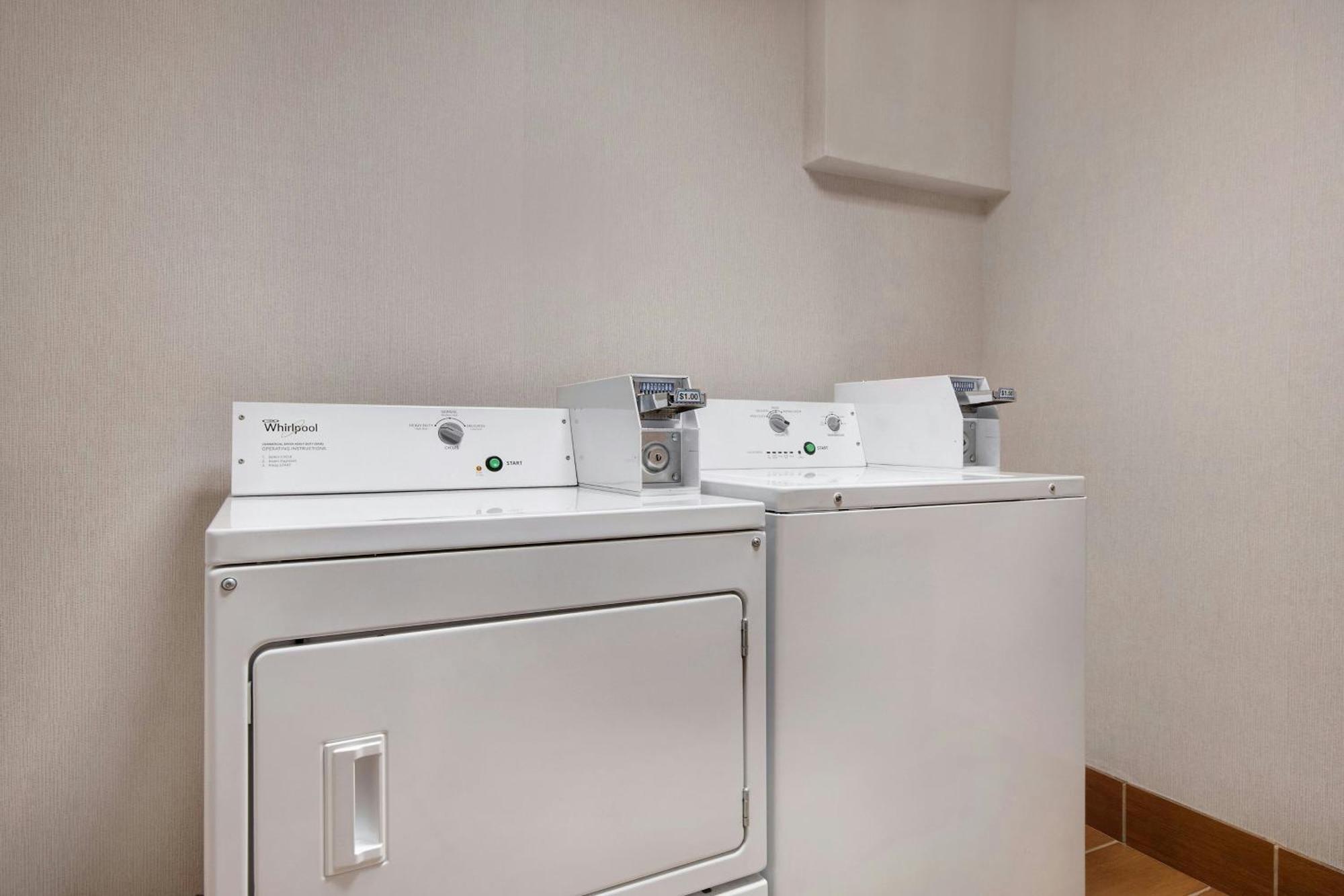 Fairfield Inn And Suites By Marriott Rochester West/Greece Ngoại thất bức ảnh